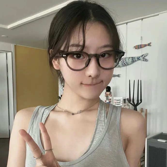 窃窃私语
